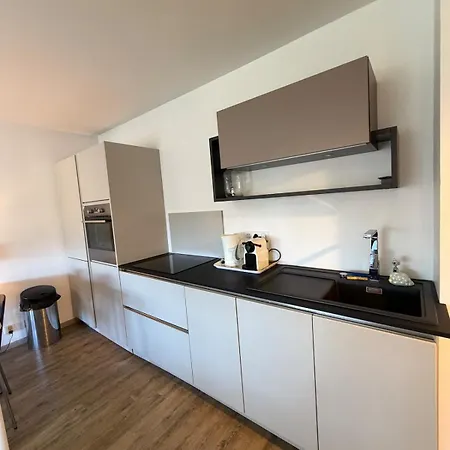 Beautiful 2-bedroom With Parking And Pool *